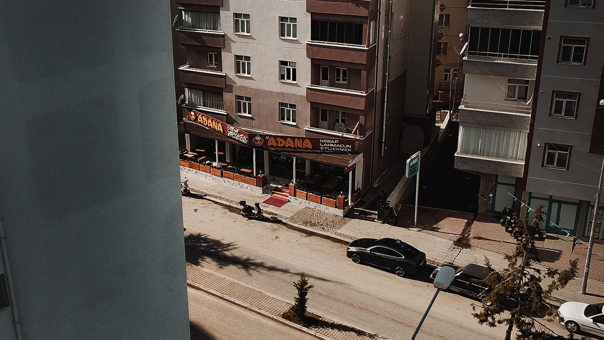 Kayar Galeri Görsel